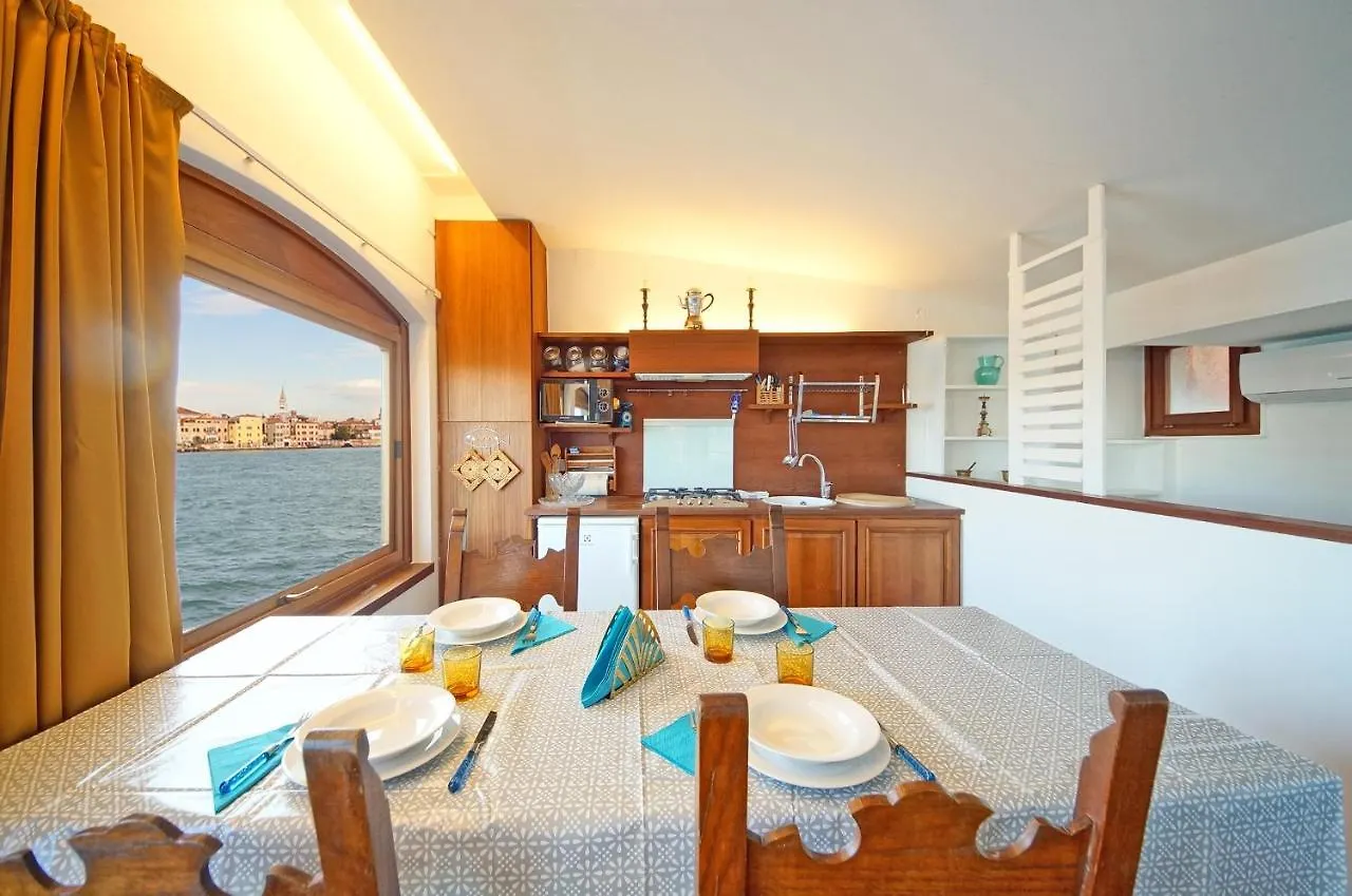 Dolcevita Apartments N 453 Canal View Venice