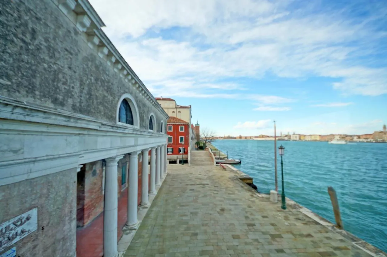 Dolcevita Apartments N 453 Canal View Venice Italy
